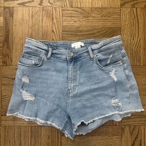 H&M Women’s Distressed Denim Shorts, Light Blue Wash Size US 8